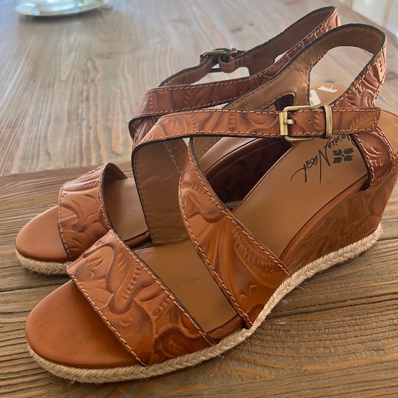 Patricia Nash Shoes - Patricia Nash New Wedge Sandals 9.5